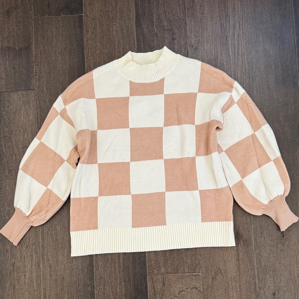 Elegant Checkered Cream and Tan Sweater